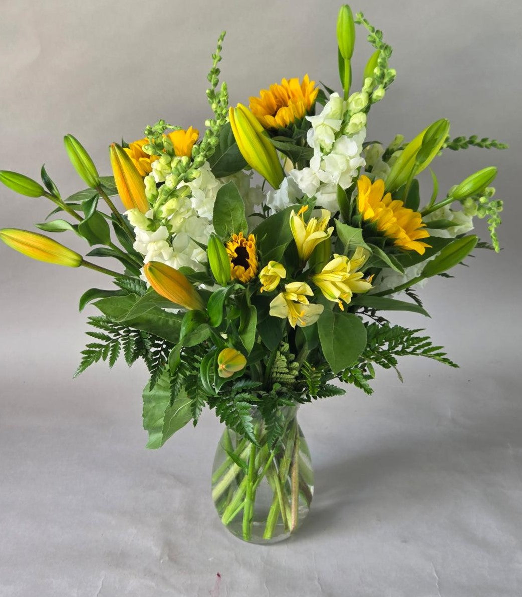 16 stem Cut of the Day Vased – FLOWERS BY BAUERS & GREENHOUSE, Jarrettsville MD