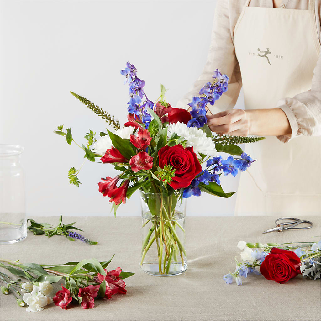 Star Spangled - A Florist Original – FLOWERS BY BAUERS & GREENHOUSE, Jarrettsville MD